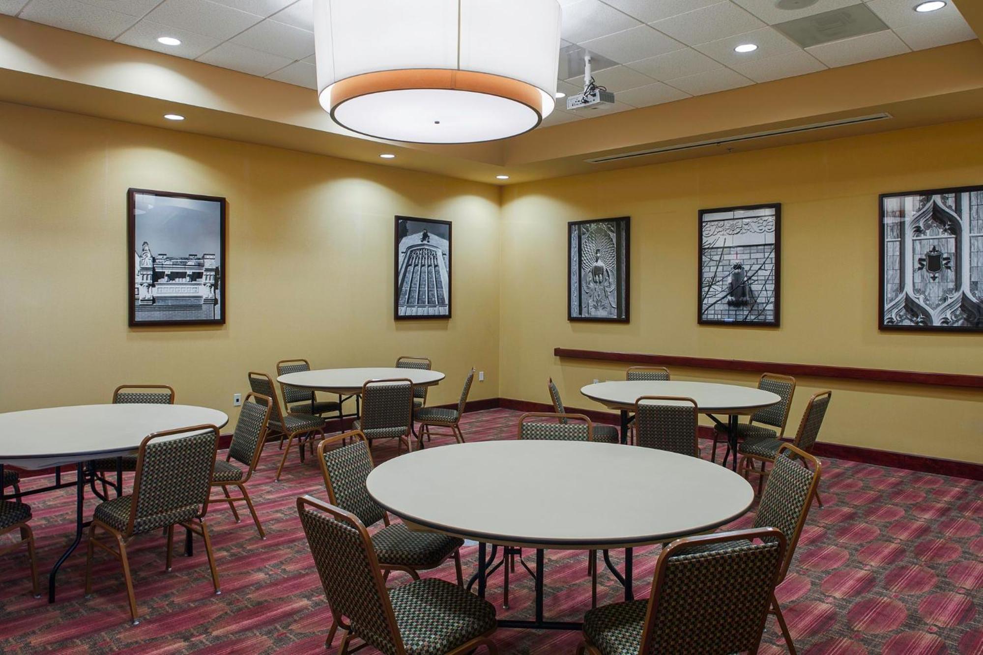 Holiday Inn Ardmore By Ihg Экстерьер фото